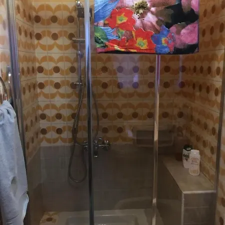 Per Single In Lägenhet *